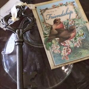 🌺2/$25 Spring NWT FRIENDSHIP KEY Birdie Tag